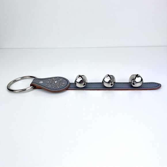 Belsnickel Bells’ 3-Bell Leather Strap with Snowflake Charm Gray - Picture 2 of 5